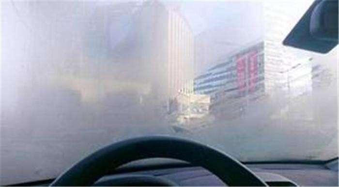 冬天車窗起霧怎么辦，長沙租車來支招